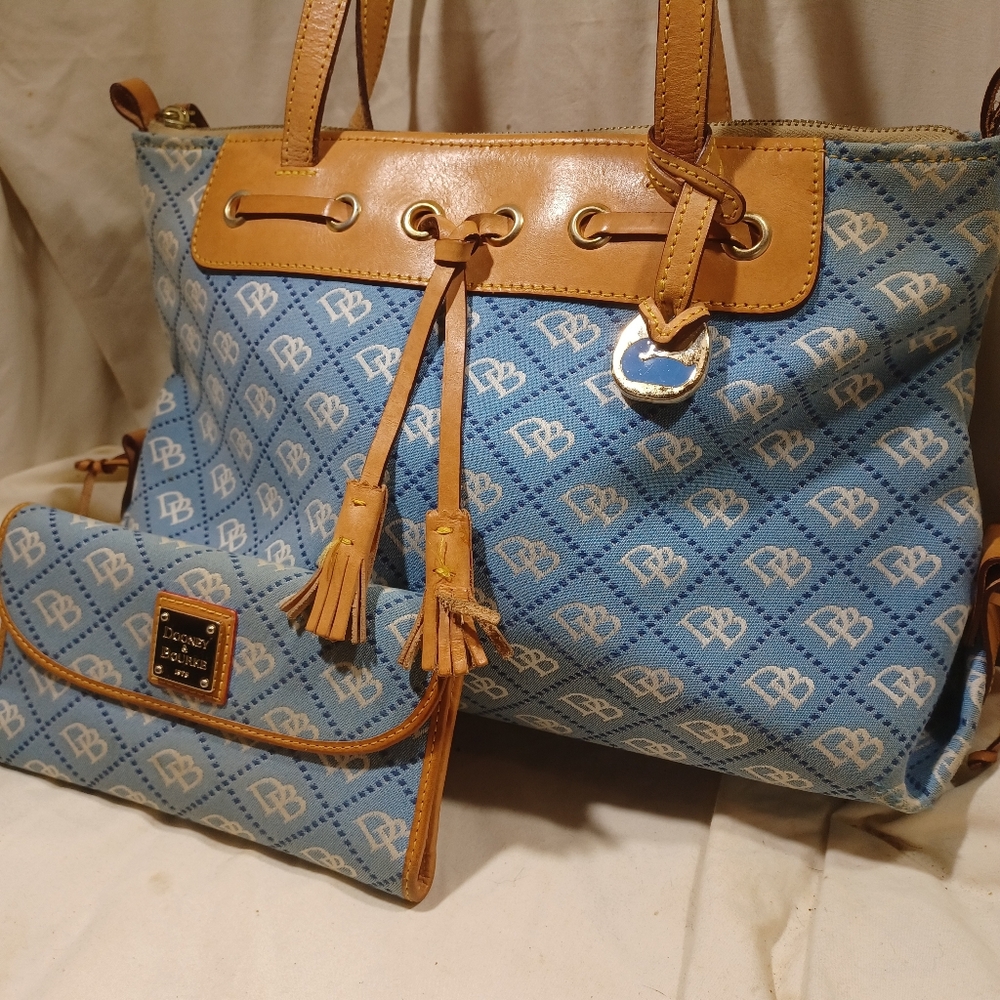 Dooney And Bourke Vintsge Set - image 4